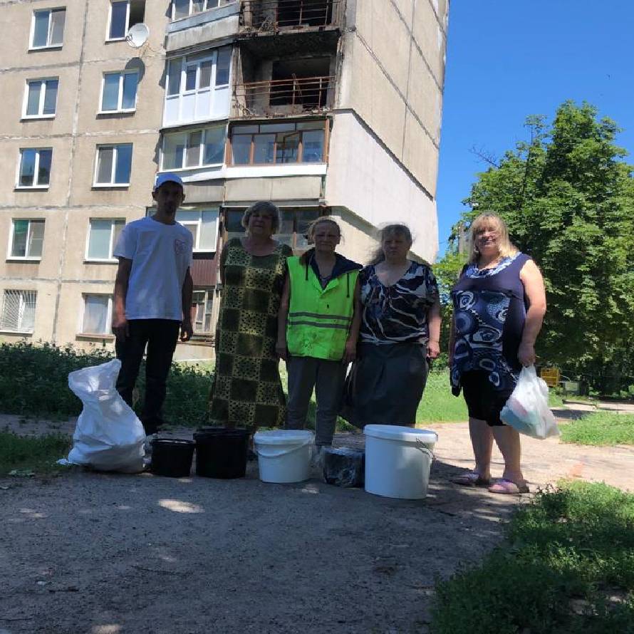 HOT LUNCHES FOR THE RESIDENTS OF NORTHERN SALTOVKA!