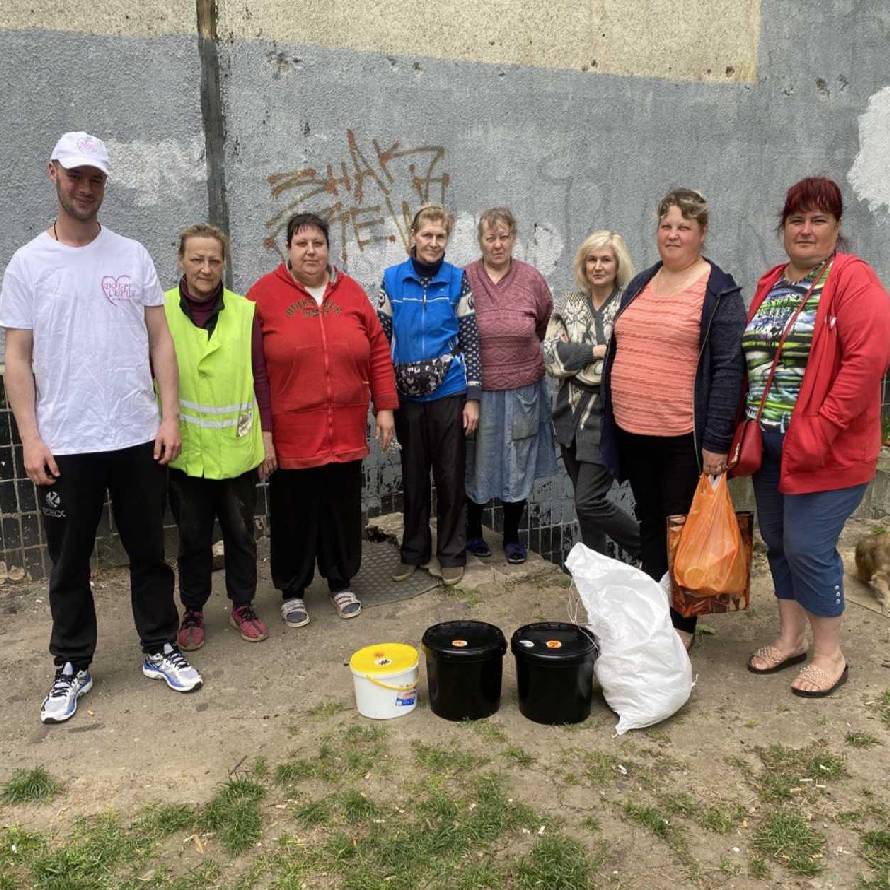 26.05.2022 WE BROUGHT HOT LUNCHES FOR THE RESIDENTS OF NORTH SALTOVKA (100 SERVINGS)!